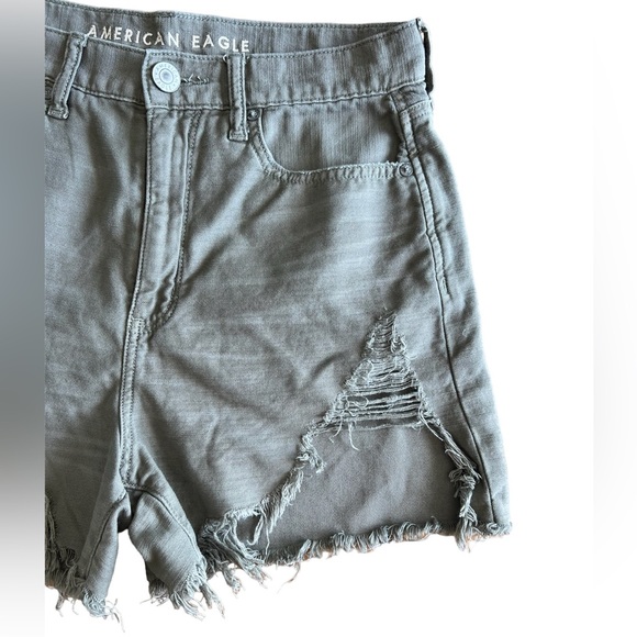 American Eagle Distressed Highest Rise Mom Short Light Olive Green Size 8 - Picture 5 of 10